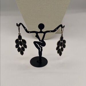 3.23.26-15 Black Leaf Cluster Faceted Cabochons Drop Leaverback Earrings